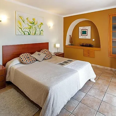 Guia Sleeps 15 With Pool Air Con And Wifi Villa Guia (Faro)