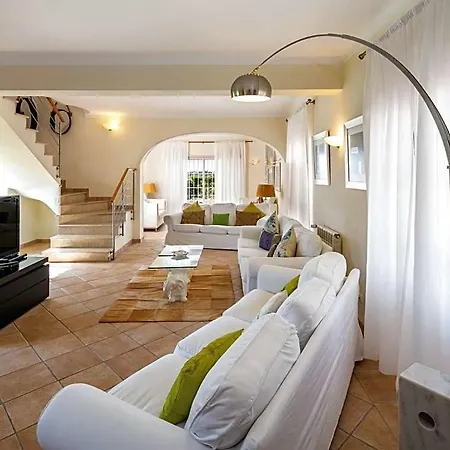 Villa Guia Sleeps 15 With Pool Air Con And Wifi *